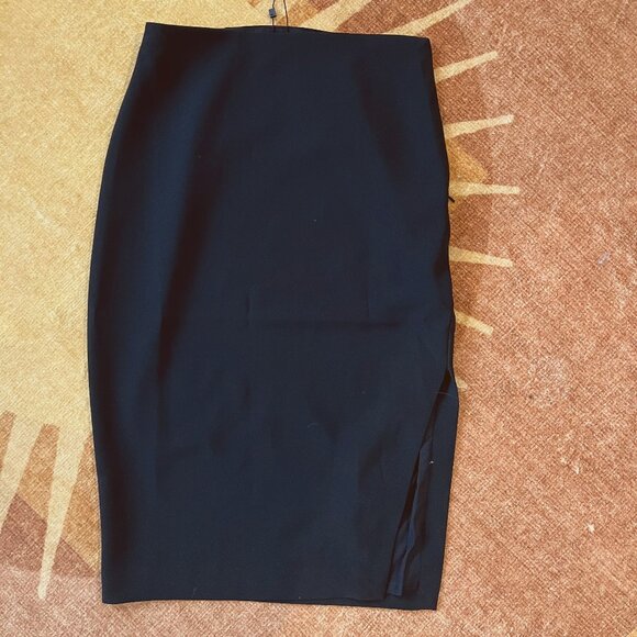 NWT Express Classic Black Pencil Skirt Size 2 - Picture 1 of 2